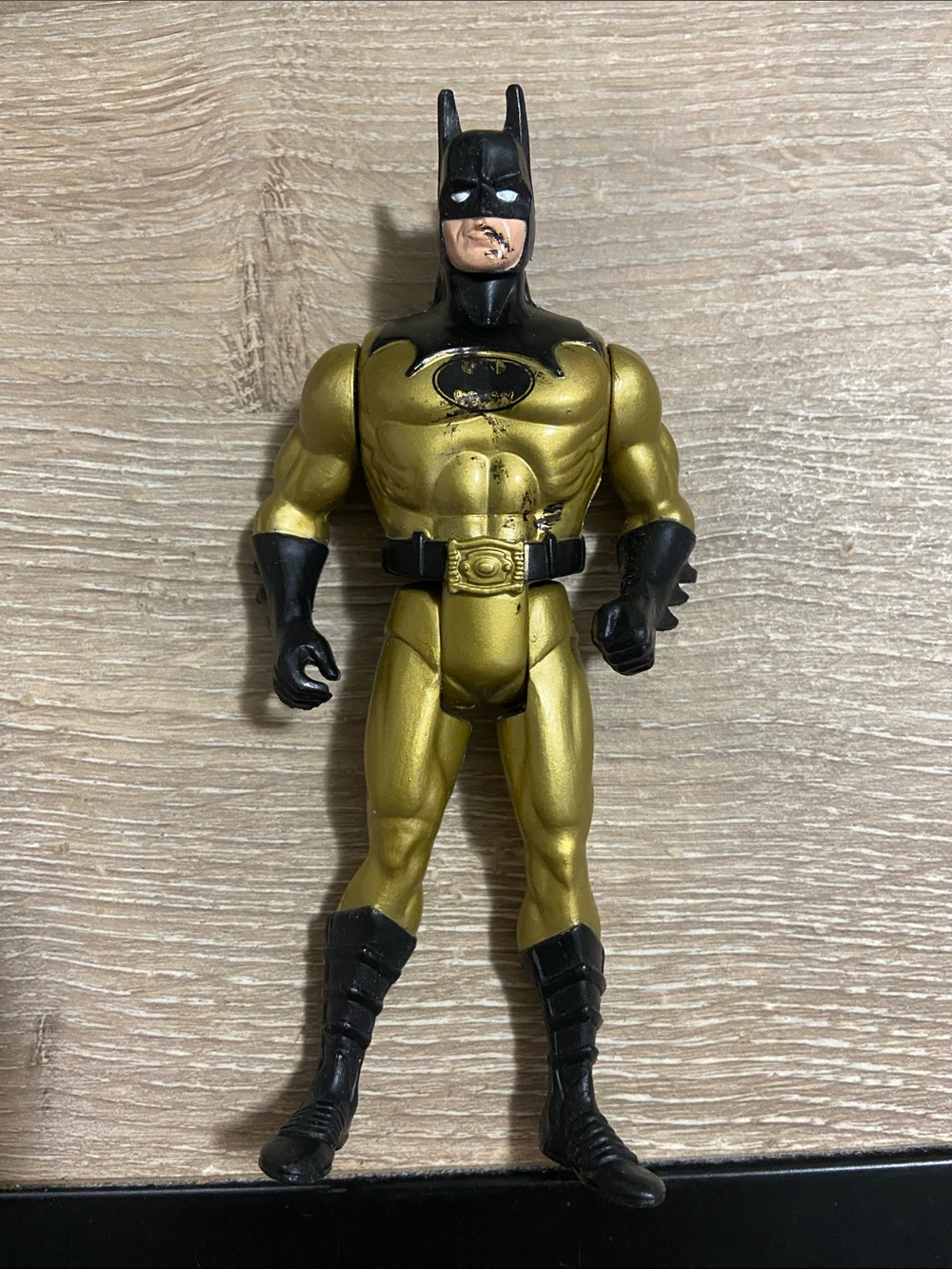 Vintage DC Kenner 1990 Aero Strike Gold Suit 5" Batman Action Figure